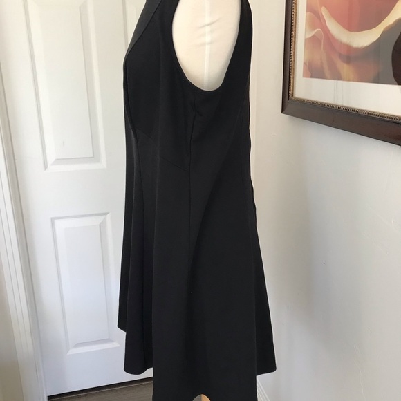 Black Dress - Picture 2 of 8